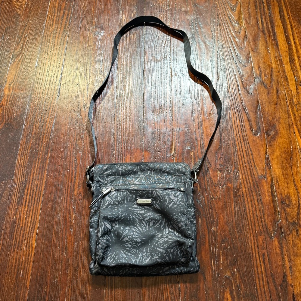 Baggallini Crossbody Travel‎ Shoulder Sling Bag Purse Black Gray Floral **READ**